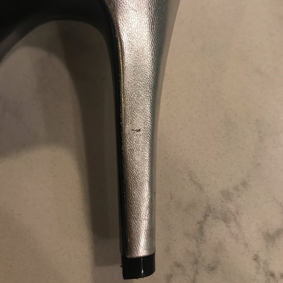 Kelly & Katie Silver Sparkle peep-toe heels - Picture 6 of 10